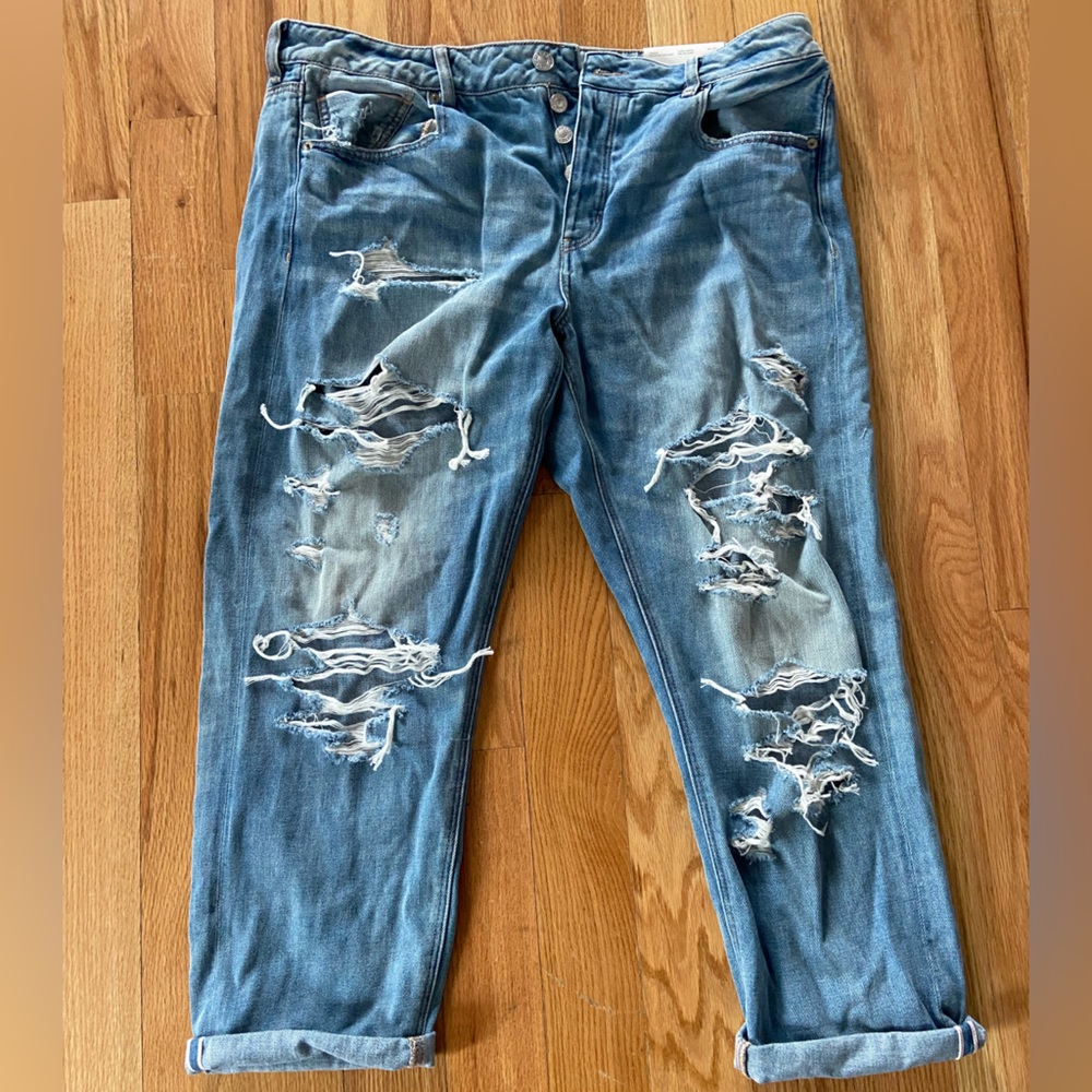 American Eagle Ripped '90s Straight Jean